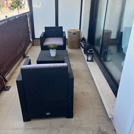 Agreable Appartement Climatise Devant La Mer Avec Parking Antibes Exterior photo