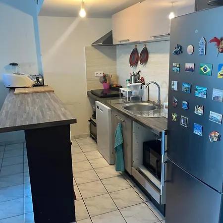 Agreable Appartement Climatise Devant La Mer Avec Parking Antibes Exterior photo