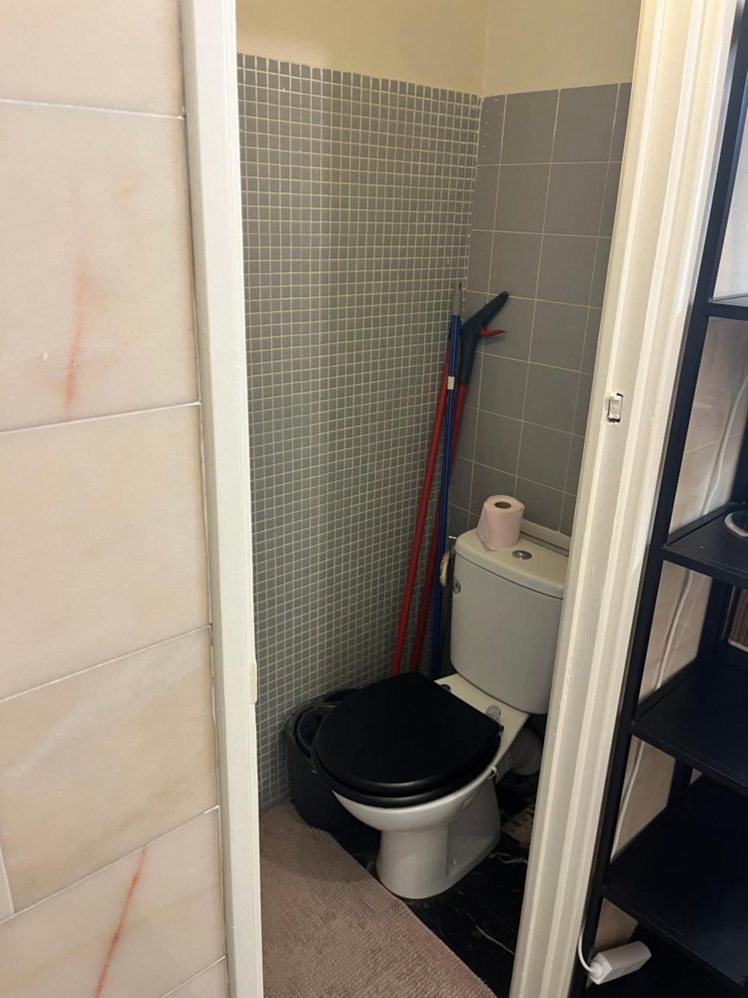 Apartment Agreable Climatise Devant La Avec Parking *